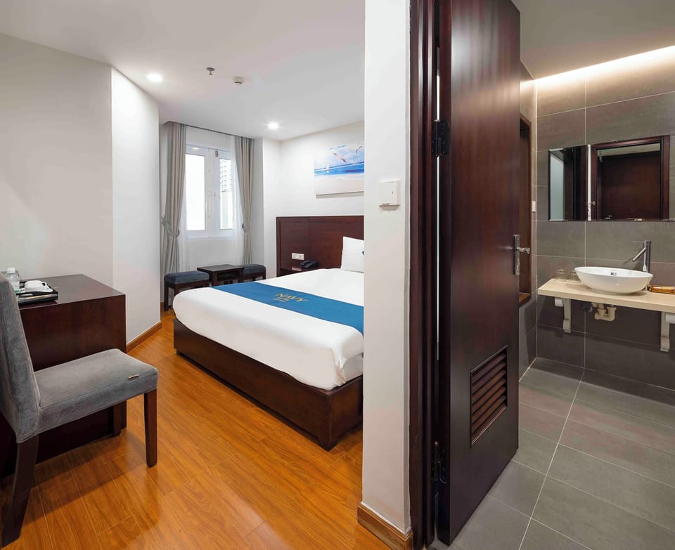 Deluxe Double Room, City View | Premium bedding, minibar, in-room safe, desk