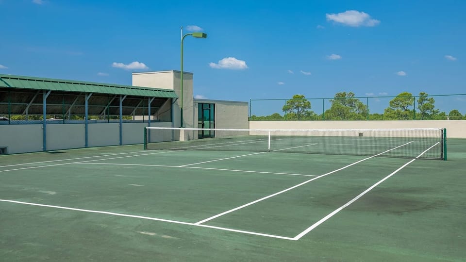 Condo, 3 Bedrooms | Sport court