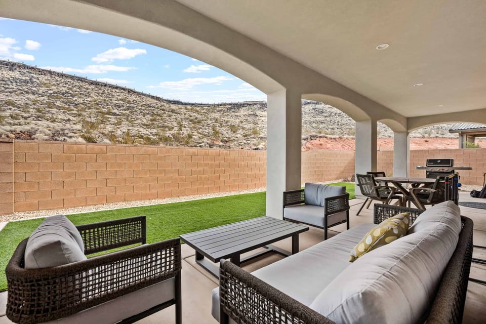 House, 4 Bedrooms | Property grounds