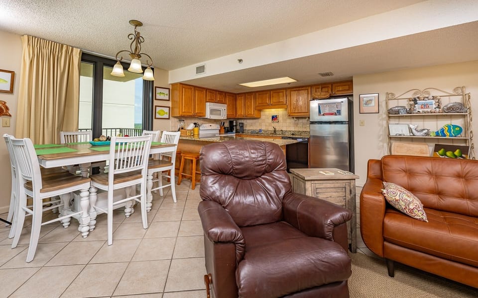 Condo, 3 Bedrooms | Interior