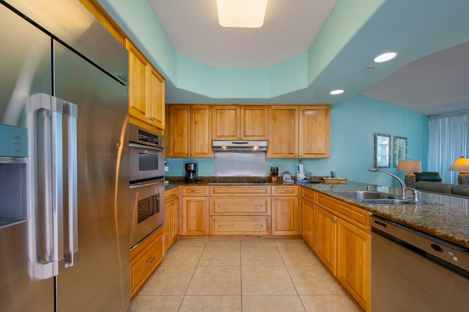 Condo, 2 Bedrooms | Private kitchen | Fridge, oven, coffee/tea maker