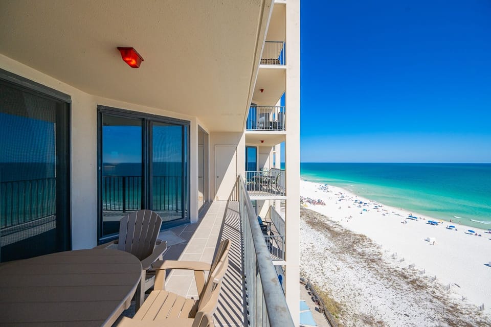 Condo, 3 Bedrooms | Property grounds
