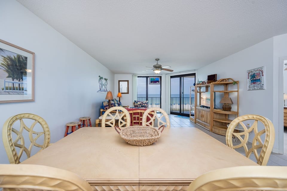 Condo, 3 Bedrooms | Dining