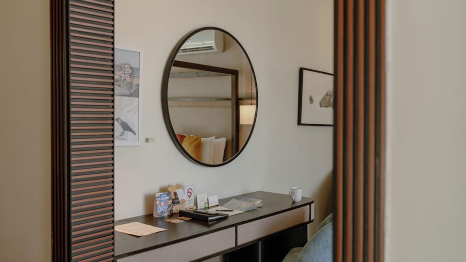 Ambiance Executive Suite | Premium bedding, minibar, desk, laptop workspace