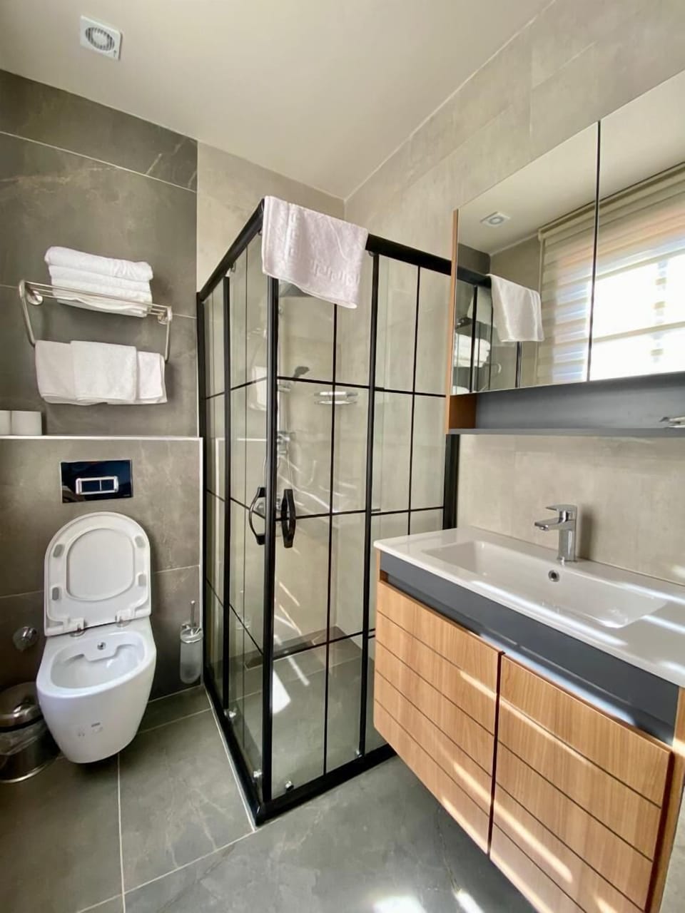 Family Triple Room, 1 Bedroom, City View | Bathroom | Shower, hair dryer, slippers, towels
