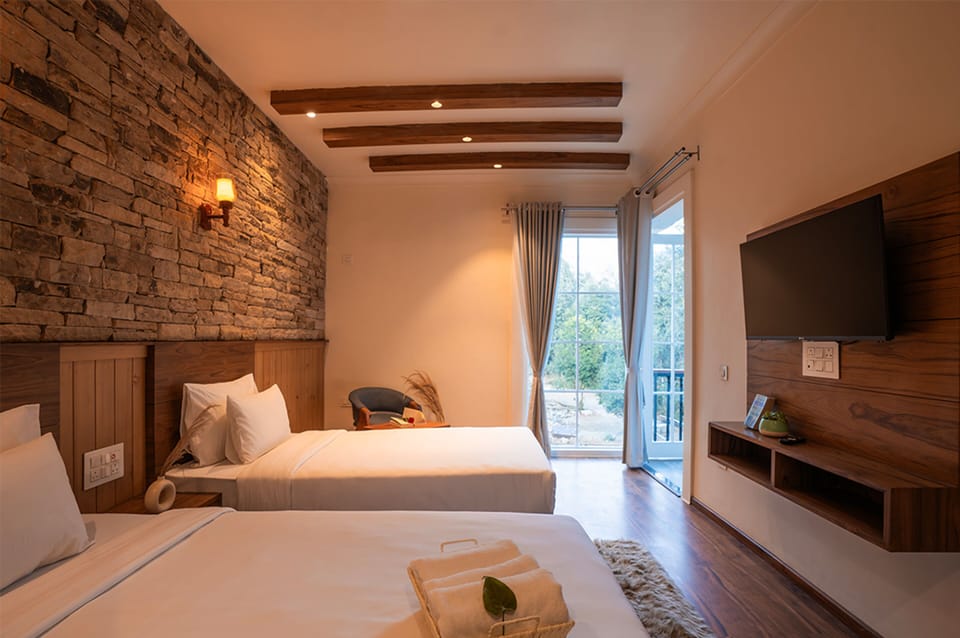 Deluxe Twin Room Non-AC | Premium bedding, Select Comfort beds, iron/ironing board, free WiFi