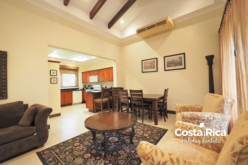 Apartment, 2 Bedrooms (Macaw#18) | Living area | LCD TV
