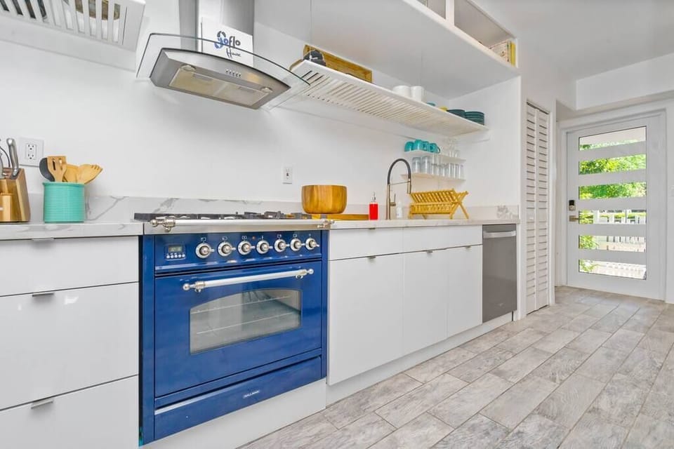 Spacious and modern kitchen