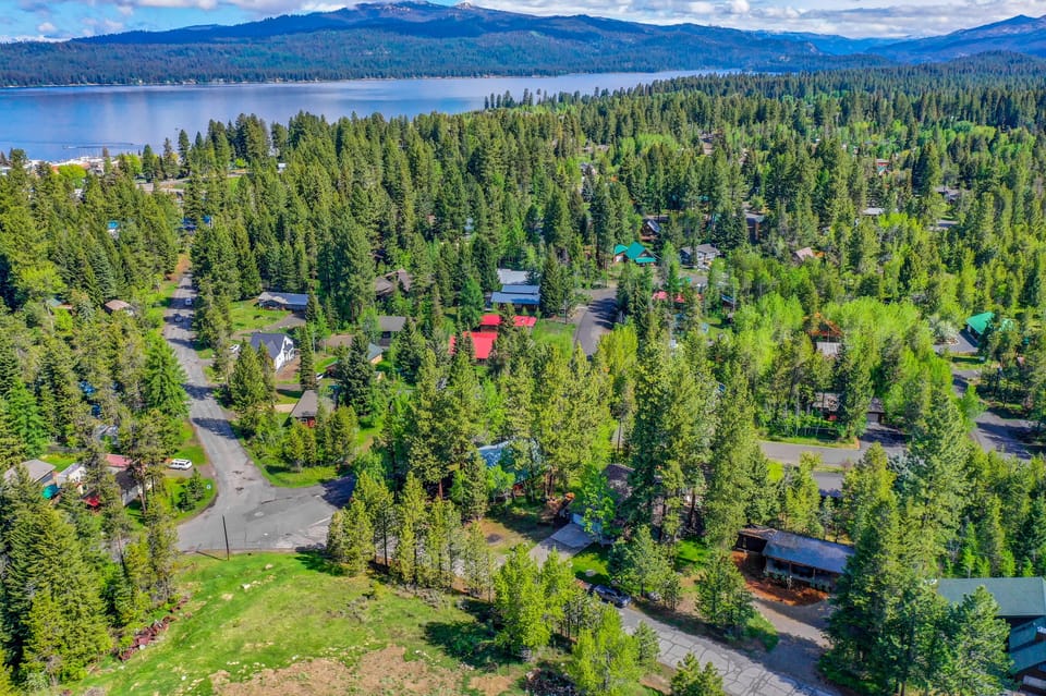 Close to downtown and lake