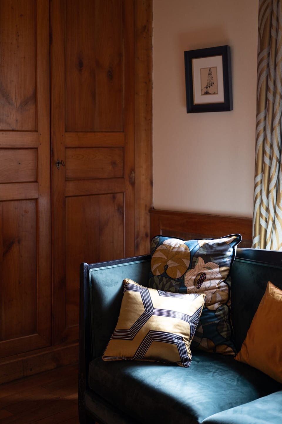 Chambre de la Comtesse | Living area | Fireplace