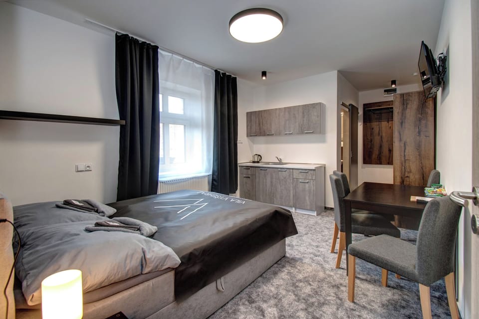In-room safe, soundproofing, free WiFi