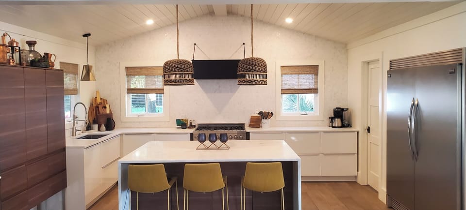Large Kitchen for cooking with family and friends 