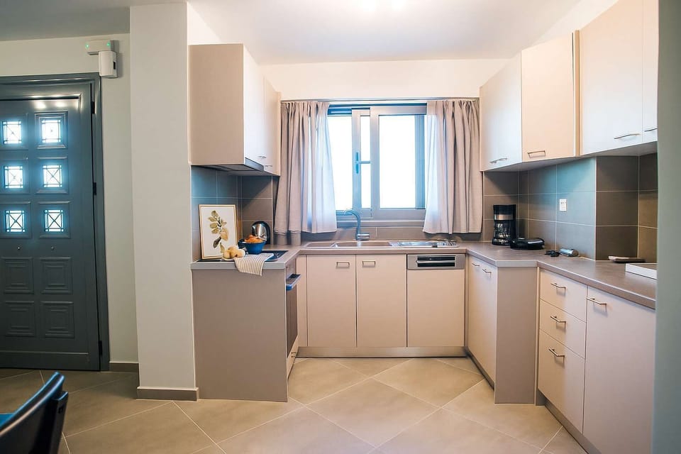 Kitchen space – Practical layout with all necessities

