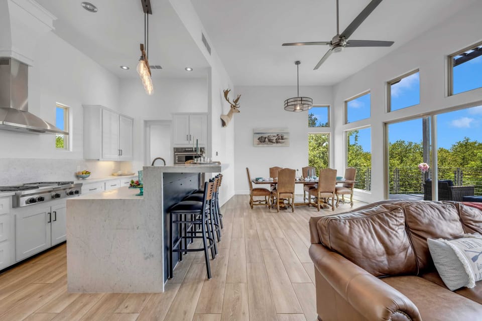 Open Floor Plan Living, Dining and Kitchen Area