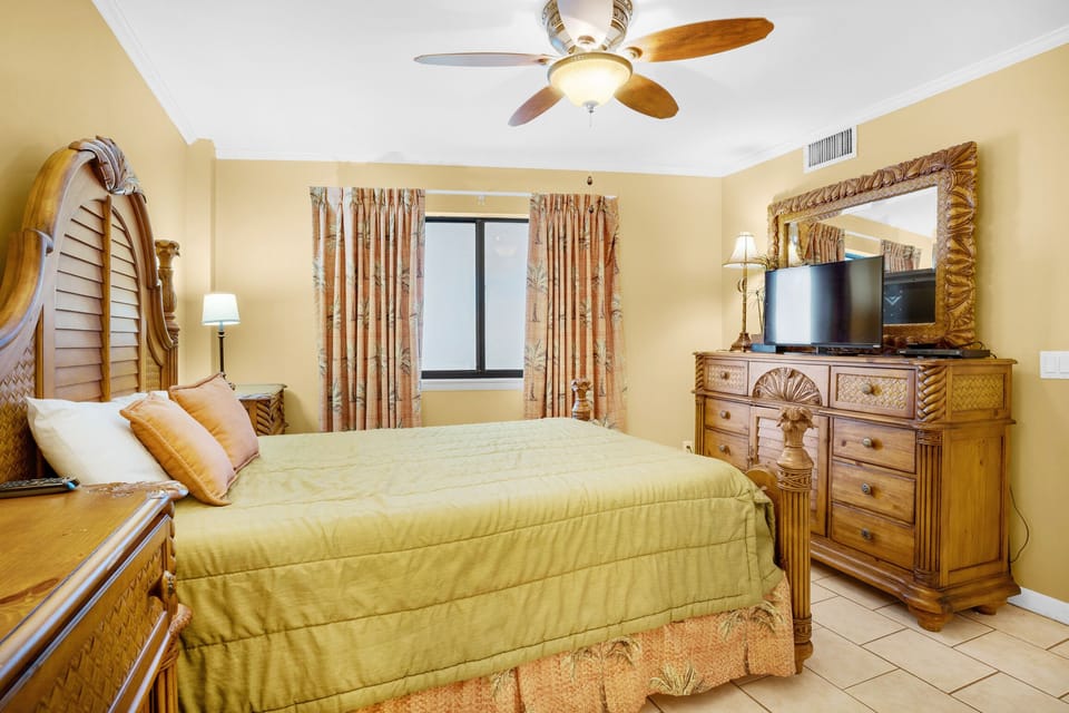 Guest bedroom