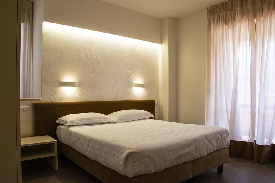 Classic Double or Twin Room | Memory foam beds, minibar, in-room safe, desk