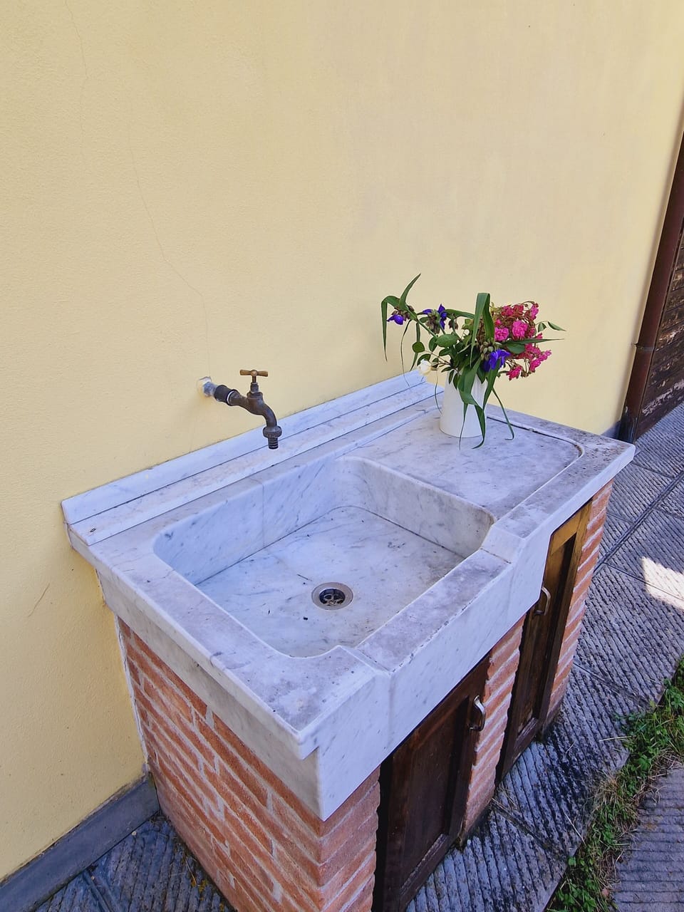 outdoor sink