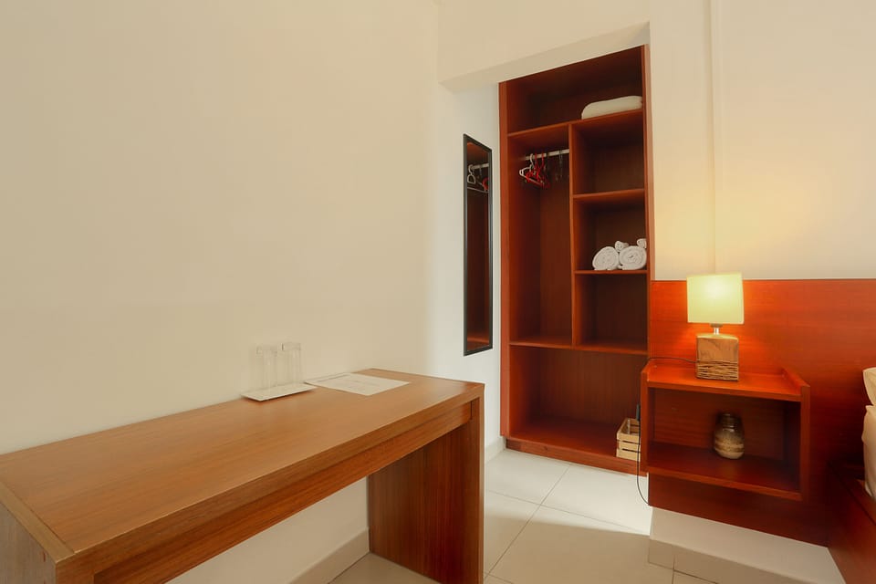 Standard Double Room, 1 Double Bed, Non Smoking, Partial Sea View | In-room safe, desk, iron/ironing board (on request), WiFi (free)