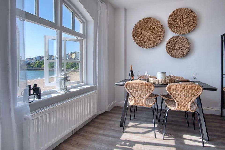 The Sand Castle - 2 Bedroom Apartment - Tenby (15934)