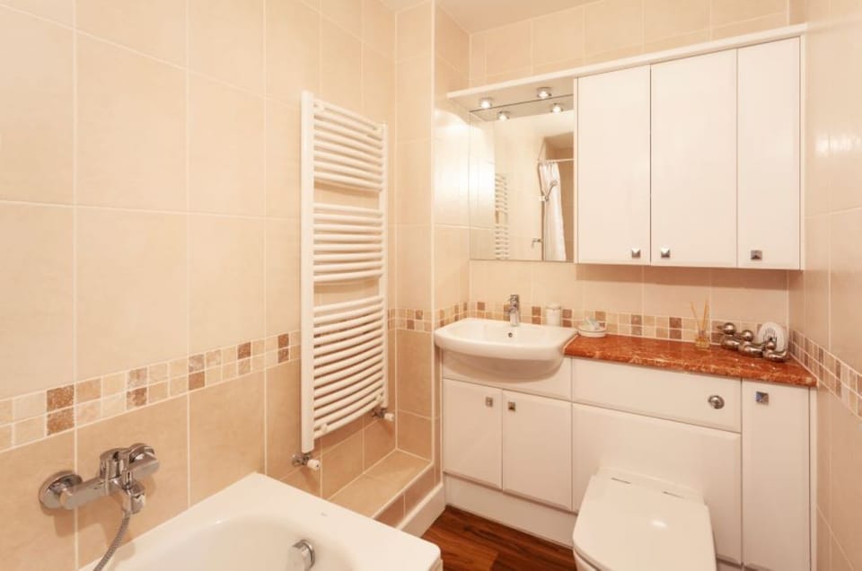 Granville Heights Bathroom