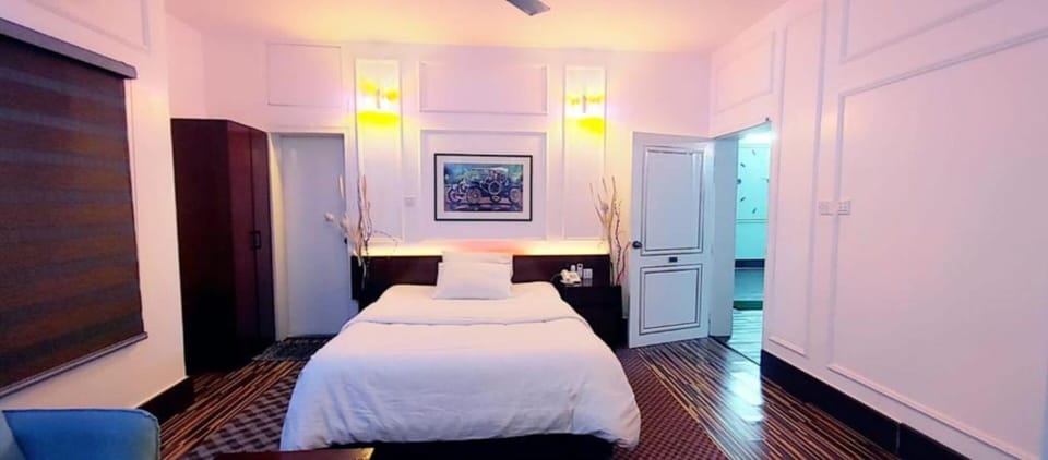 Premium bedding, down comforters, Select Comfort beds, in-room safe
