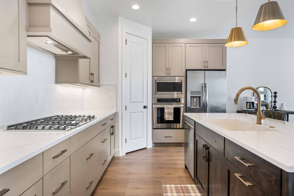 Townhome, 4 Bedrooms | Private kitchen | Fridge, oven, coffee/tea maker, electric kettle