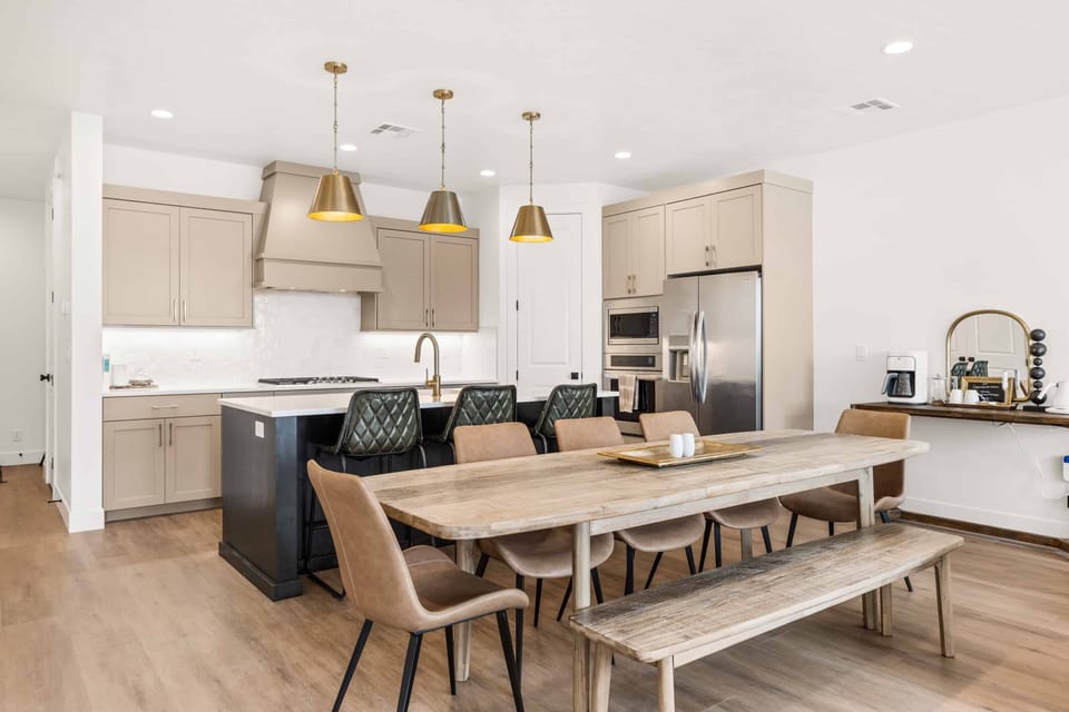 Townhome, 4 Bedrooms | Private kitchen | Fridge, oven, coffee/tea maker, electric kettle
