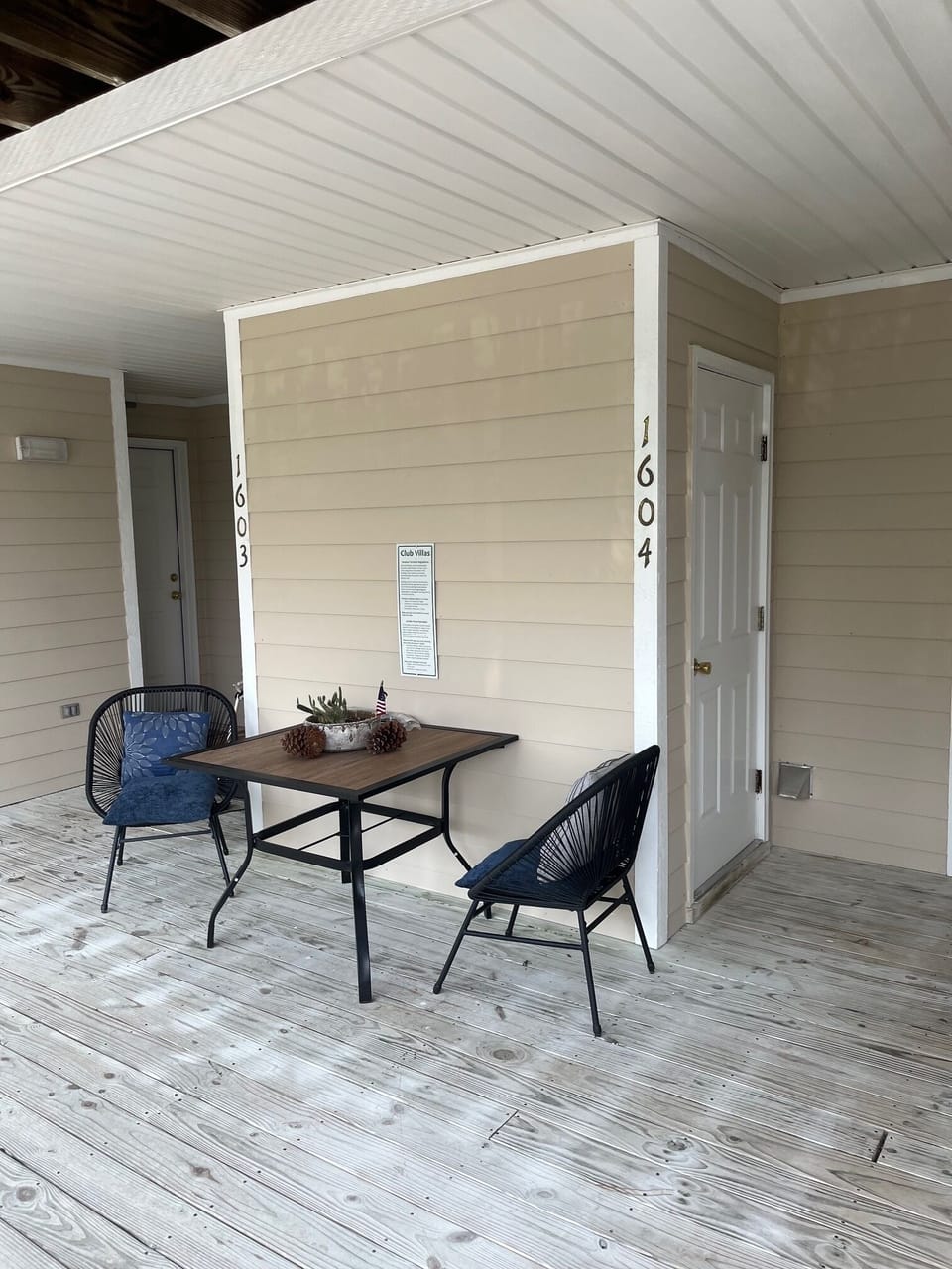 Outdoor dining