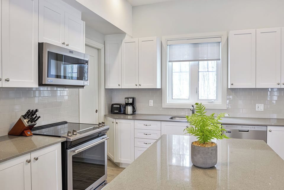 Wenonah Kitchen (B)