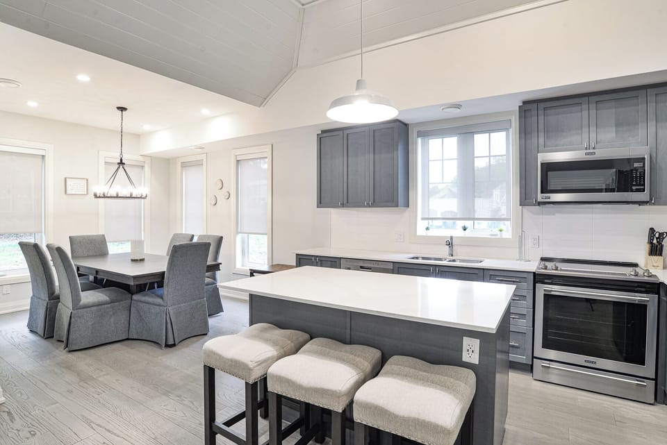 Westwinds Kitchen - Dining