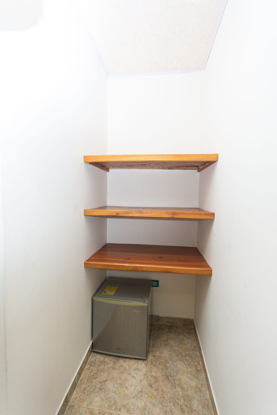 Standard Triple Room | Wardrobe