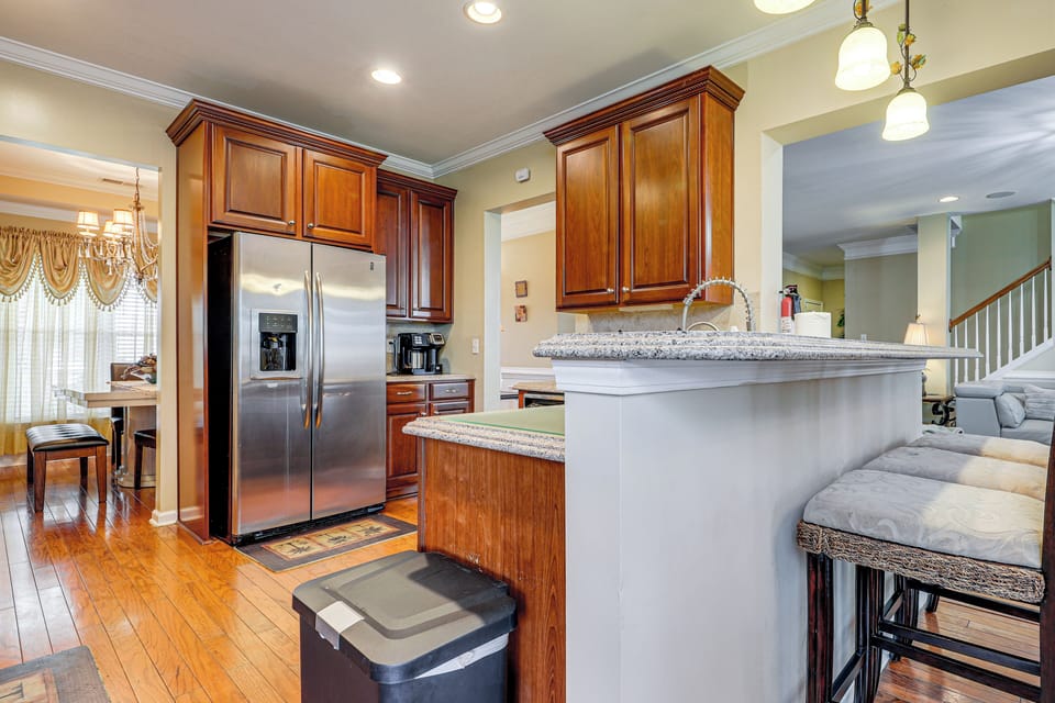 Kitchen | 1st Floor | Dual Drip/Single-Serve Coffee Maker | Dishwasher