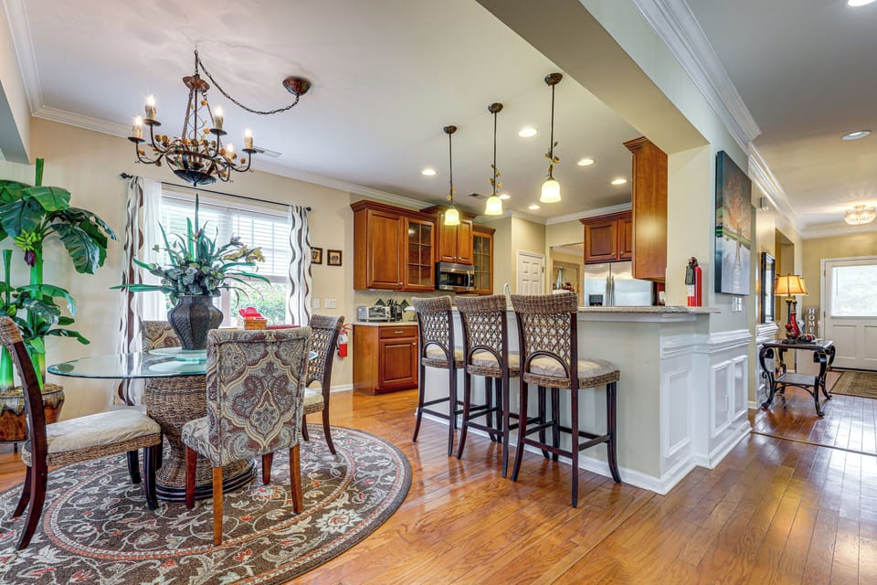 Breakfast Nook | 1st Floor