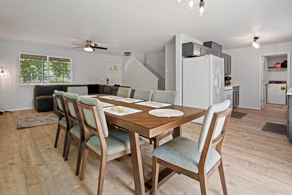House, 4 Bedrooms | Dining
