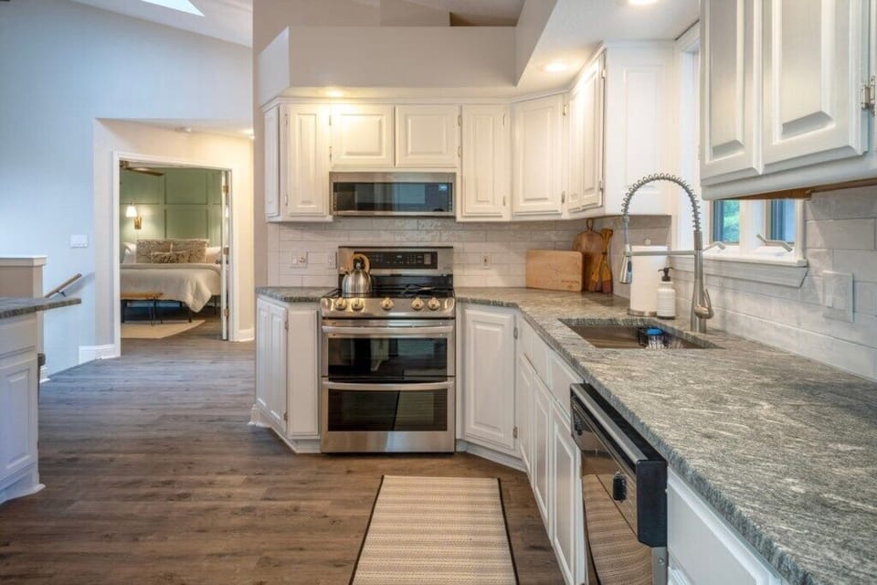 Nice Bright Kitchen