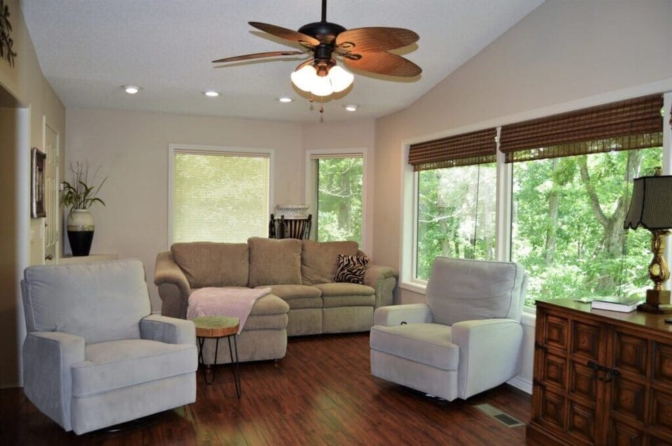 Lots of Cozy Seating!