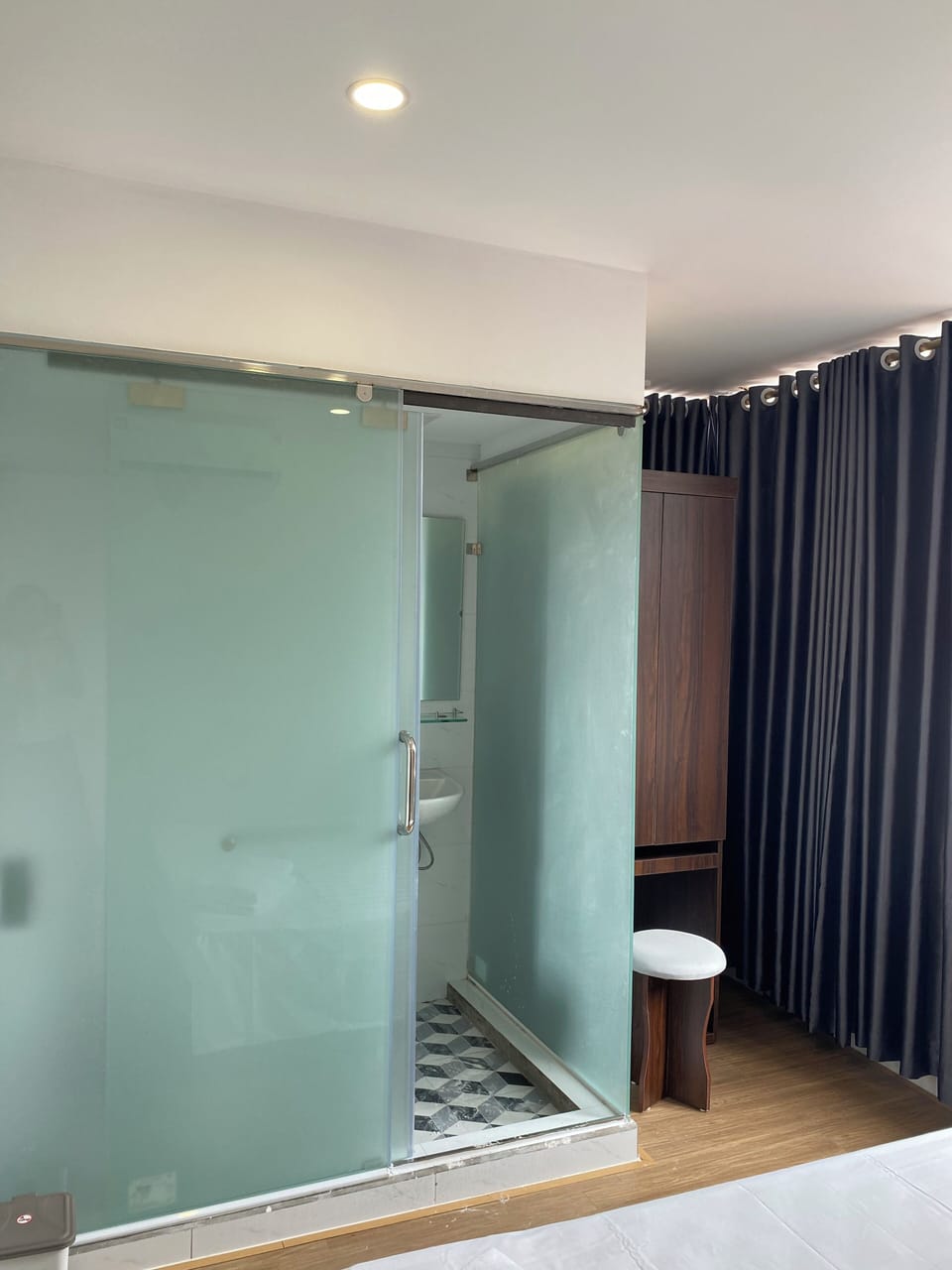 Deluxe Double Room, City View | Bathroom | Shower, hydromassage showerhead, free toiletries, slippers