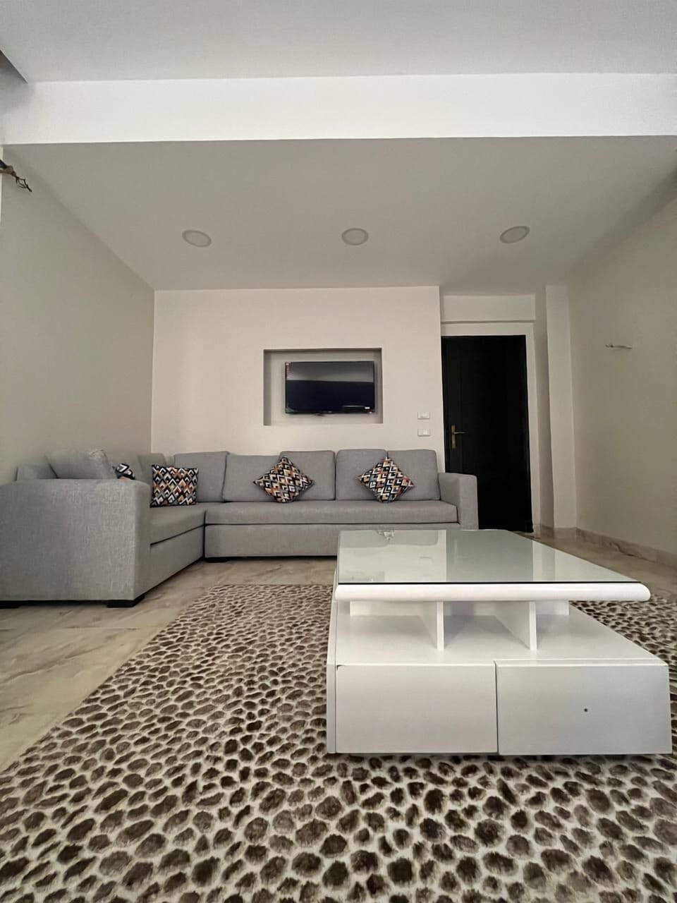 Romantic Suite, 2 Queen Beds | Living area | 35-inch LCD TV with cable channels, first-run movies