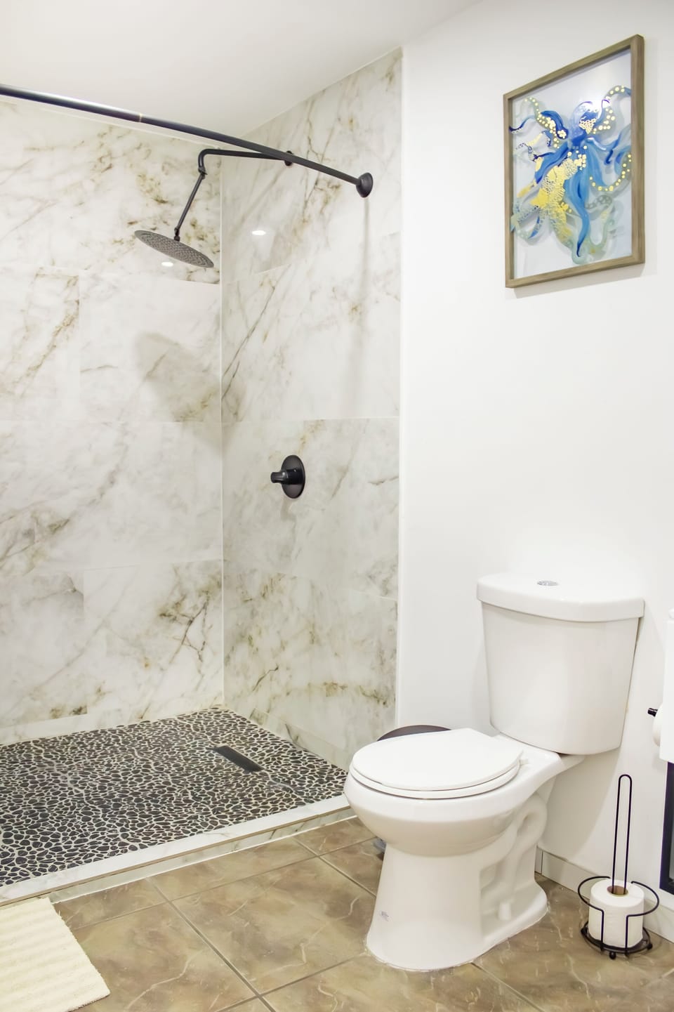 Apartment | Bathroom | Shower, rainfall showerhead, towels, toilet paper