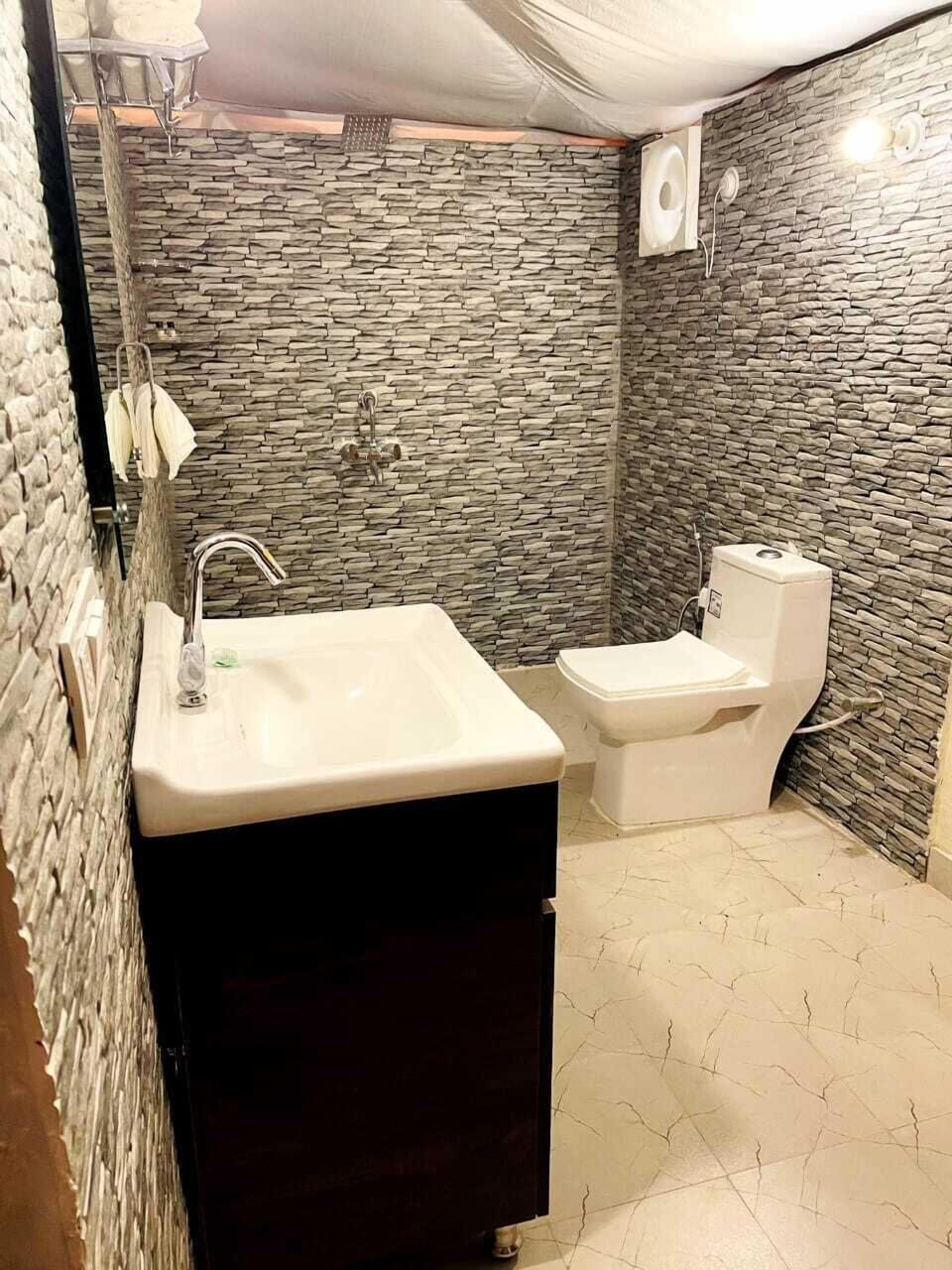 Luxury Tent | Bathroom