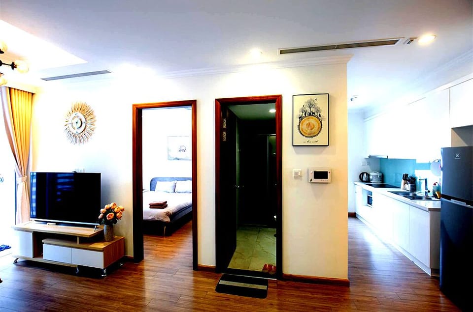 1 bedroom, premium bedding, pillowtop beds, desk