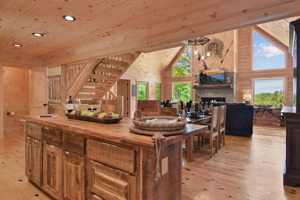 Large kitchen island w/ 2 bar stools
