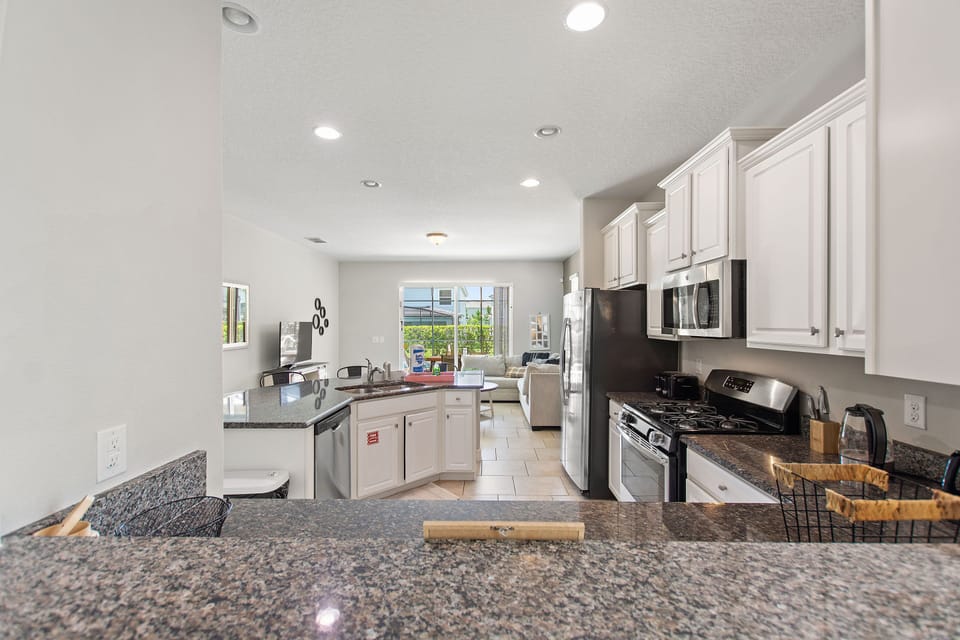 Fully-equipped kitchen