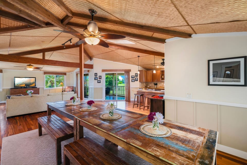 Open themed concept, large dining area and spacious kitchen