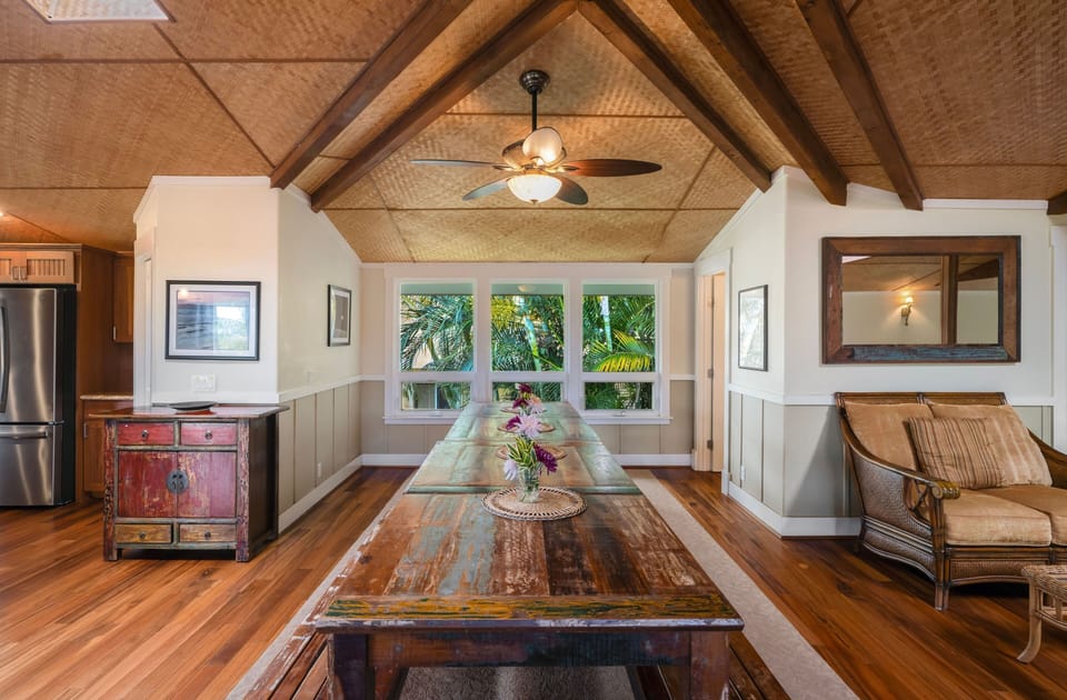 Dining area with large dining table and a seat for everyone
