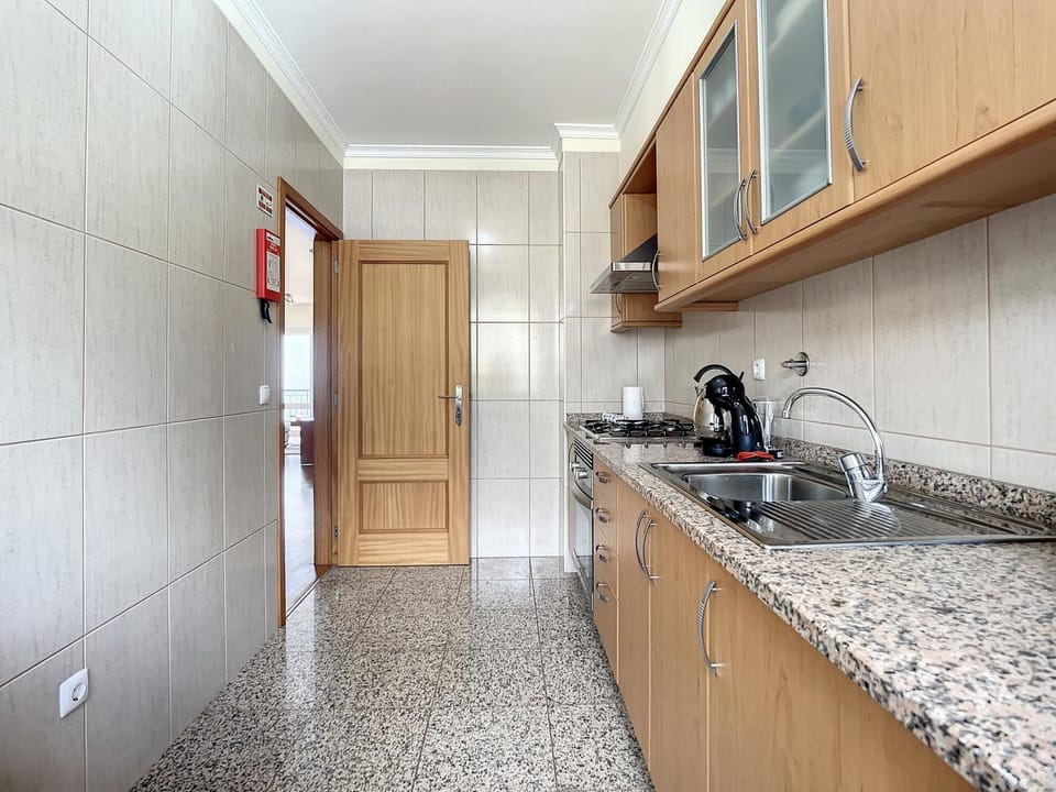 House | 2 bedrooms, desk