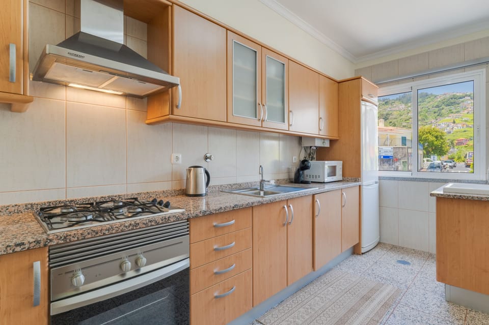 House | 2 bedrooms, desk
