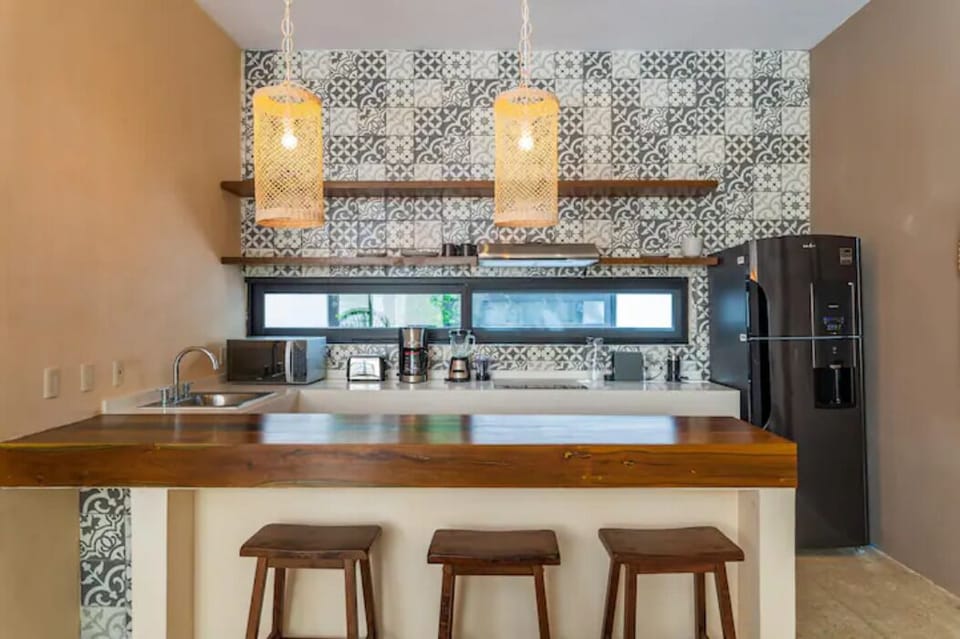 Family Apartment | Private kitchen | Full-size fridge, microwave, oven, coffee/tea maker
