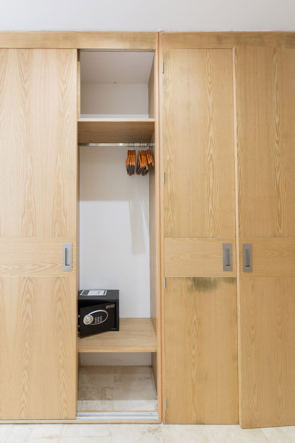 Basic Apartment | 1 bedroom, in-room safe, desk, free WiFi
