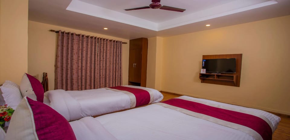 Triple Room | Free WiFi, bed sheets